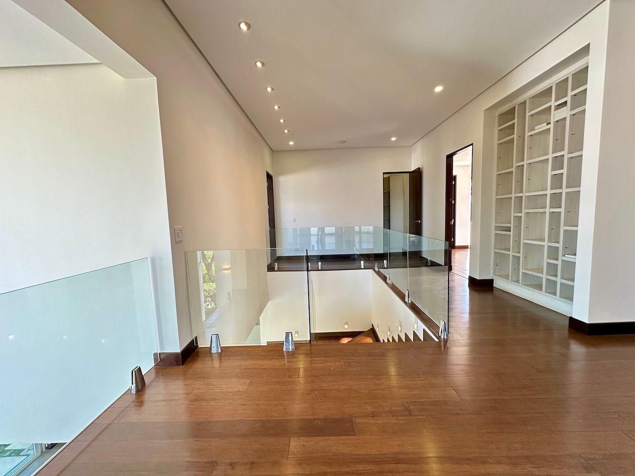 Casa Moderna de amplios espacios - Foto 9