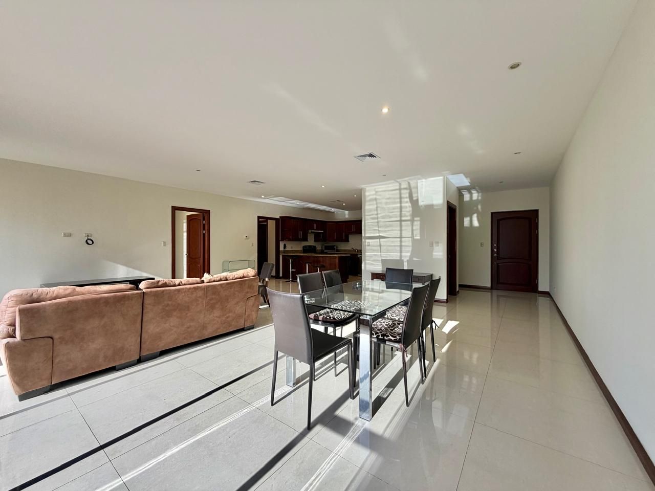 Apartamento totalmente amoblado - Foto 2